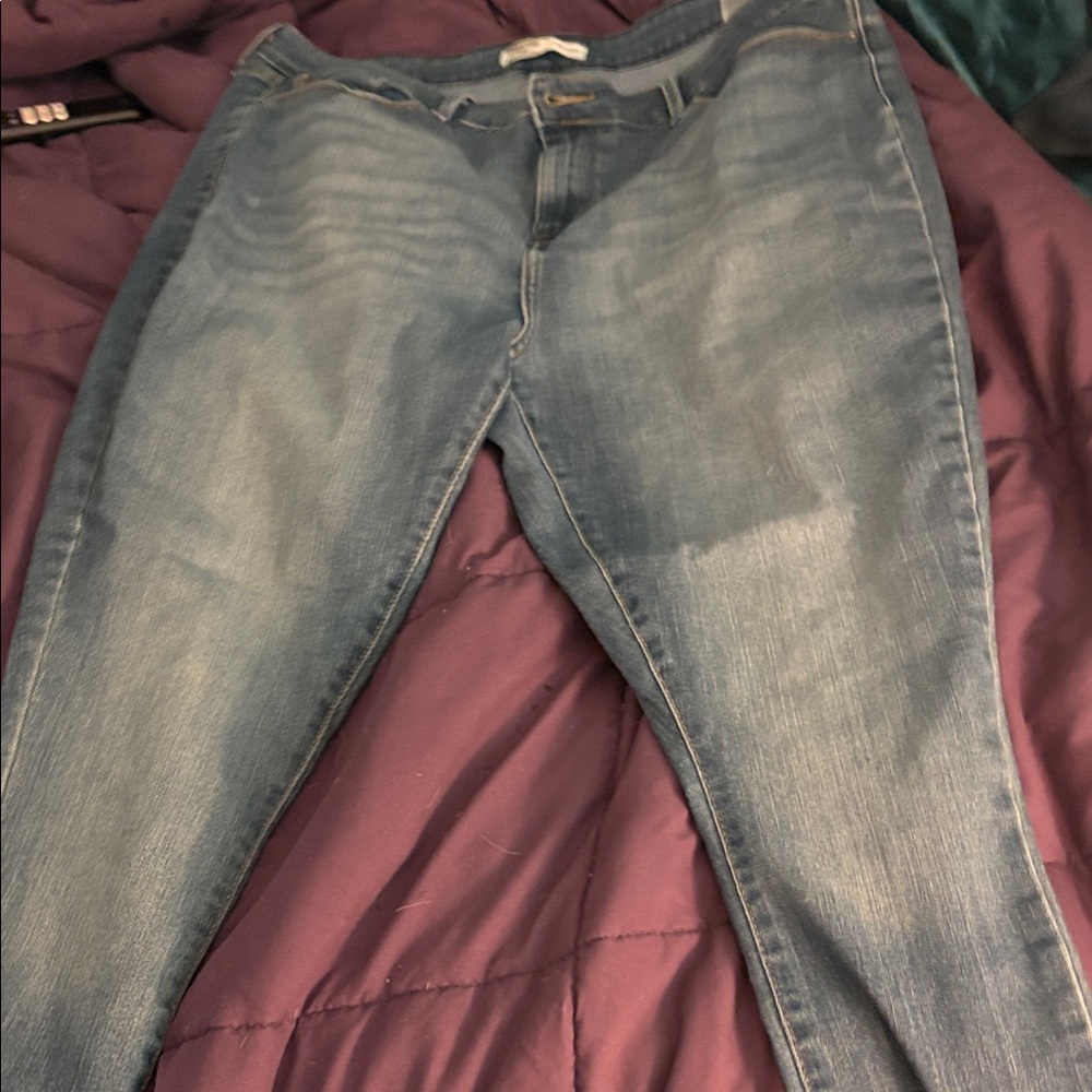 Light Wash Denim Jeans - Blue